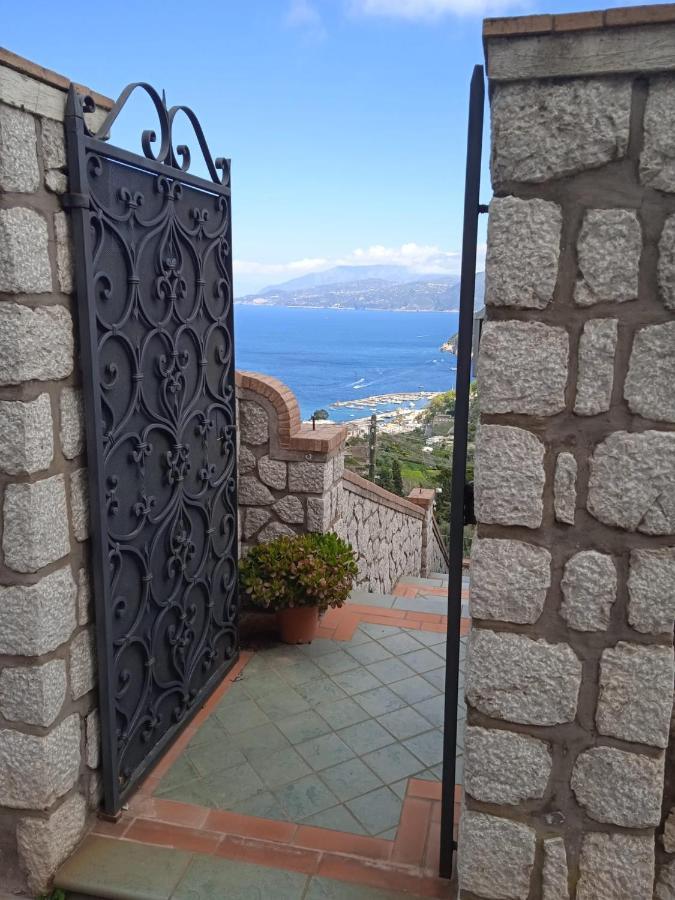 Aiano Apartment Capri Bagian luar foto